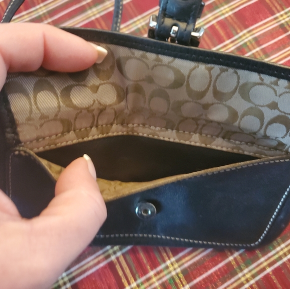 Coach 2003 Black Hampton Wristlet - Picture 2 of 10